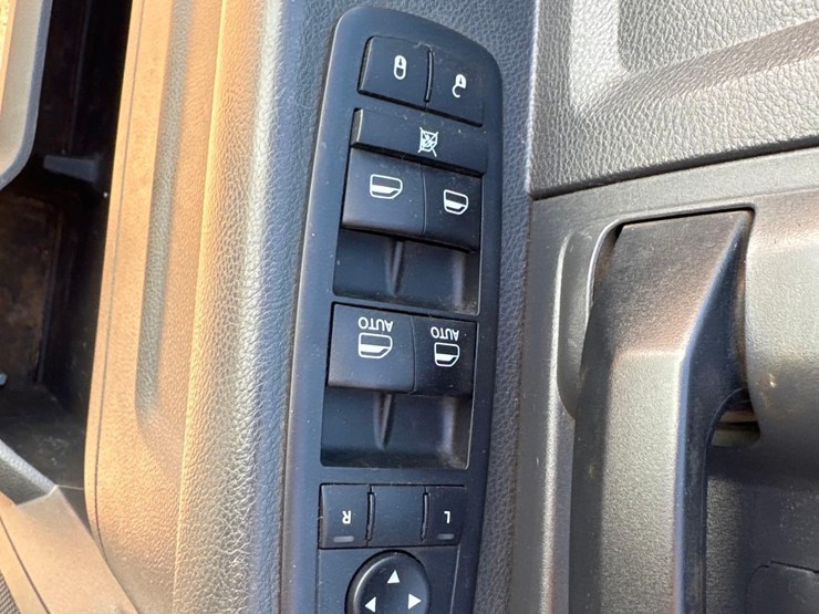 2012-dodge-ram-2500-image-22