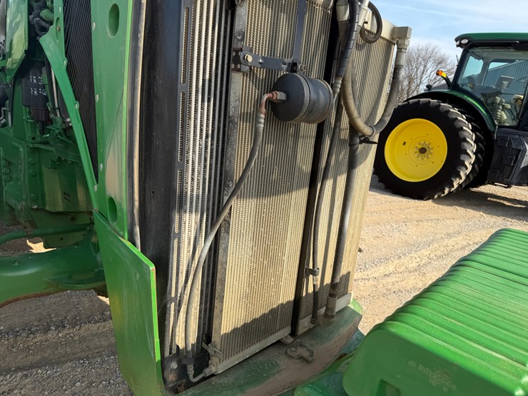 2011-john-deere-8285r-image-49