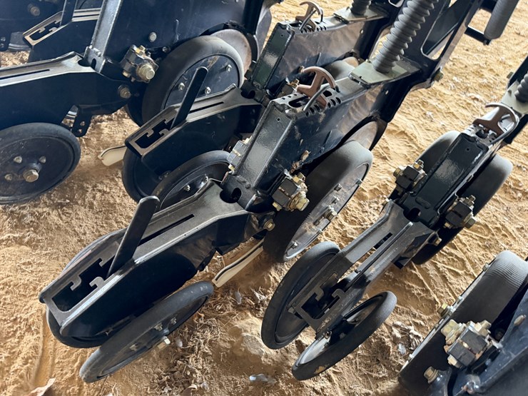 #40294-•-great-plains-2520-25'-grain-drill-image-45