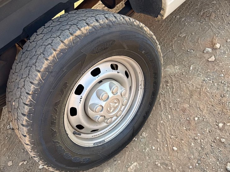 2012-dodge-ram-2500-image-26