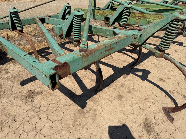 john-deere-16-image-24