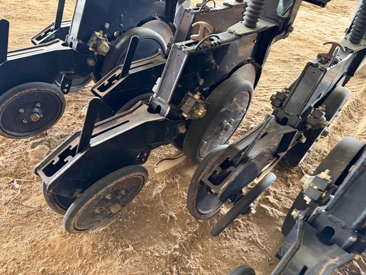 #40294-•-great-plains-2520-25'-grain-drill-image-81