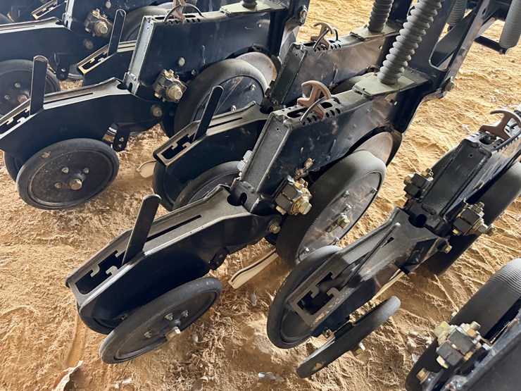 #40294-•-great-plains-2520-25'-grain-drill-image-39