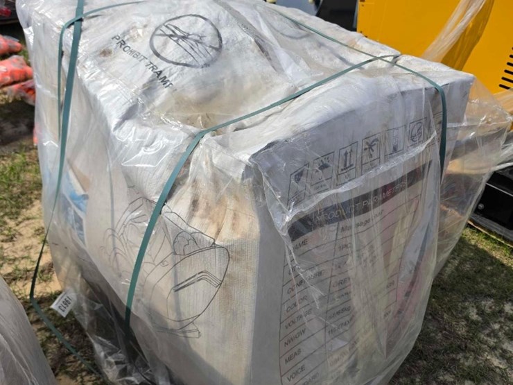 --absolute---new---high-end-massage-chair-image-2