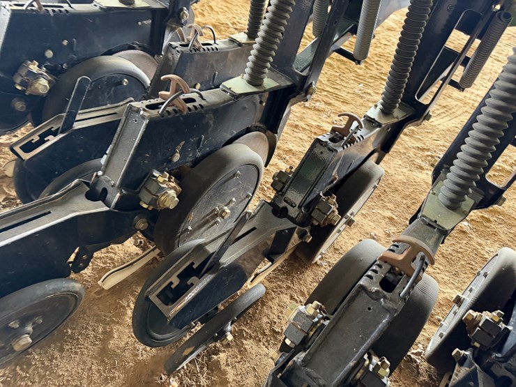 #40294-•-great-plains-2520-25'-grain-drill-image-48