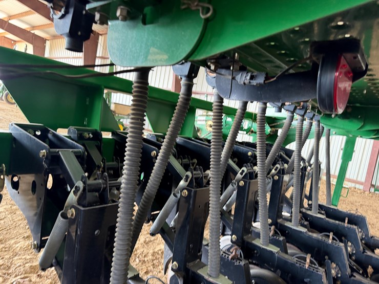 #40294-•-great-plains-2520-25'-grain-drill-image-44