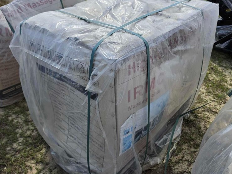 --absolute---new---high-end-massage-chair-image-3