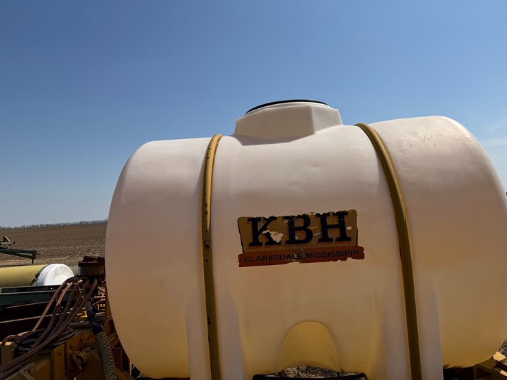 #40307-•-kbh-12-row-24"-500gal-knife-applicator-image-35