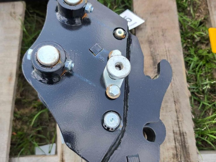 --absolute---new-excavator-quick-hitch-image-2