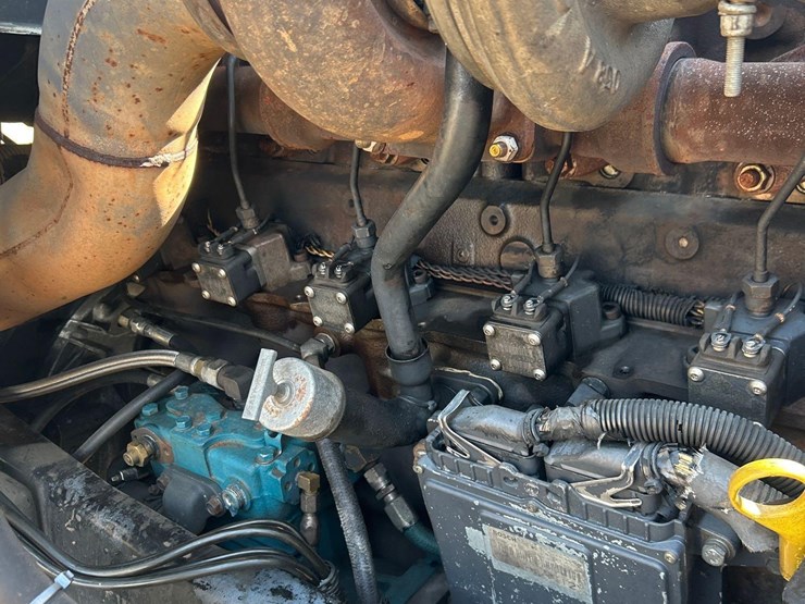 2000-mack-ch613-image-37