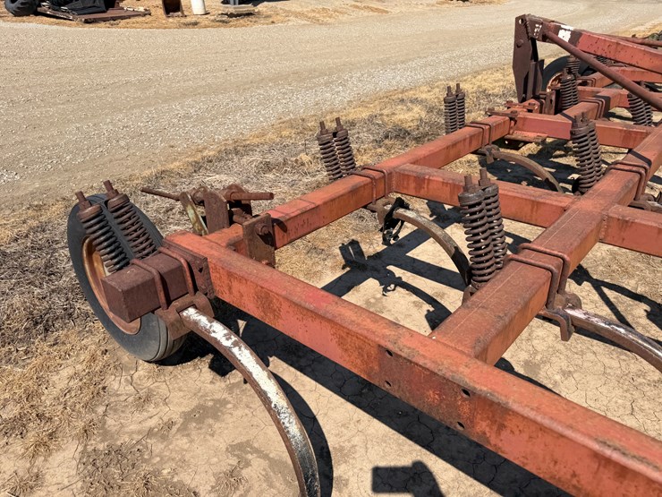 #40328-•-20'-chisel-plow-image-26