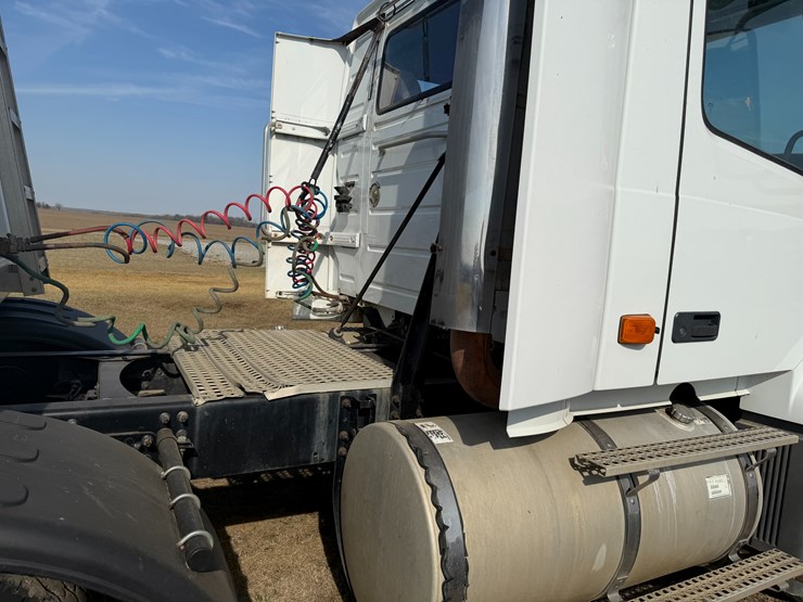 #40279-•-2007-volvo-vnl-t/a-daycab-truck-tractor-vin:-4v4nc9gg97n446542-image-42