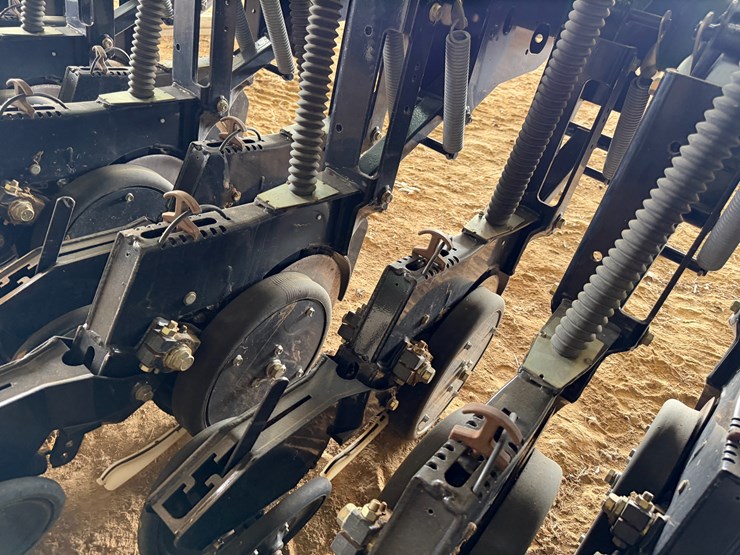 #40294-•-great-plains-2520-25'-grain-drill-image-46