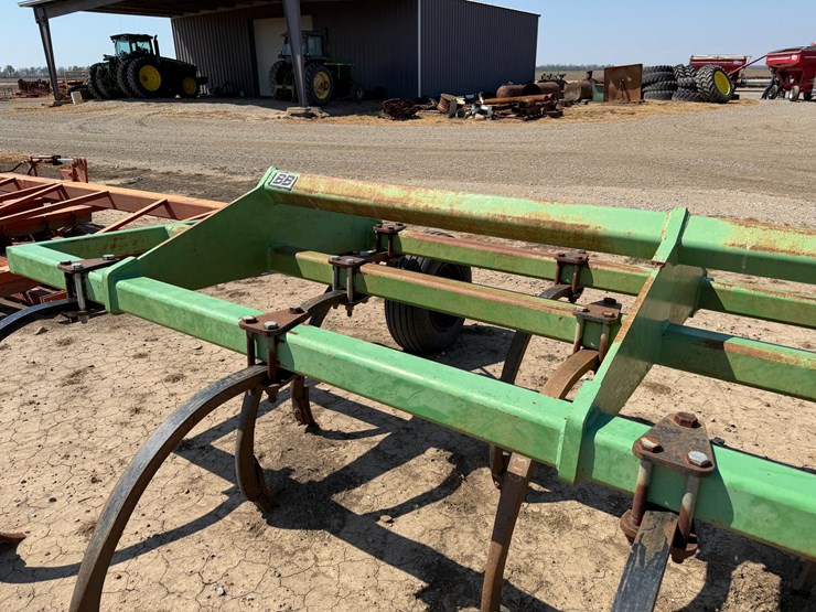 #40333-•-bigham-brothers-23'-chisel-plow-image-21