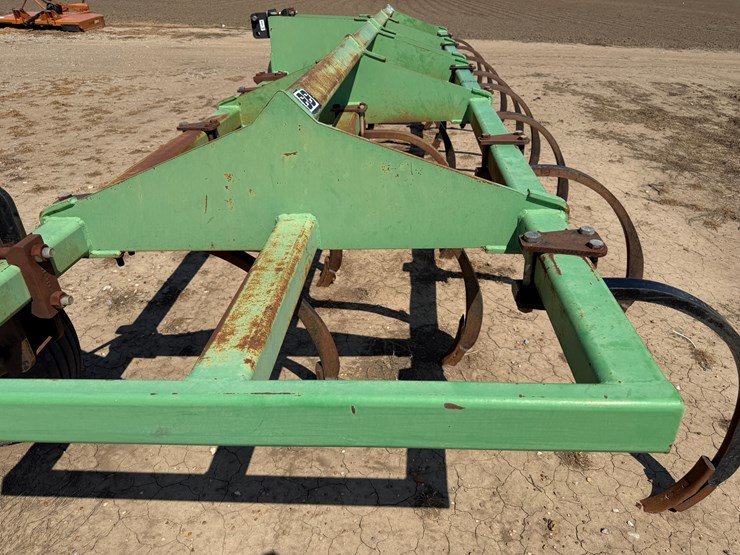 #40333-•-bigham-brothers-23'-chisel-plow-image-25