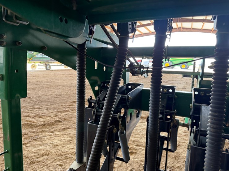 #40294-•-great-plains-2520-25'-grain-drill-image-88