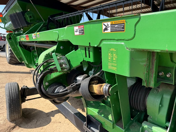 2014-john-deere-30-image-15