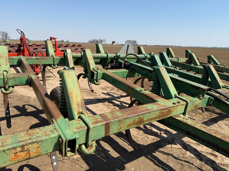 #40325-•-20'-chisel-plow-image-44