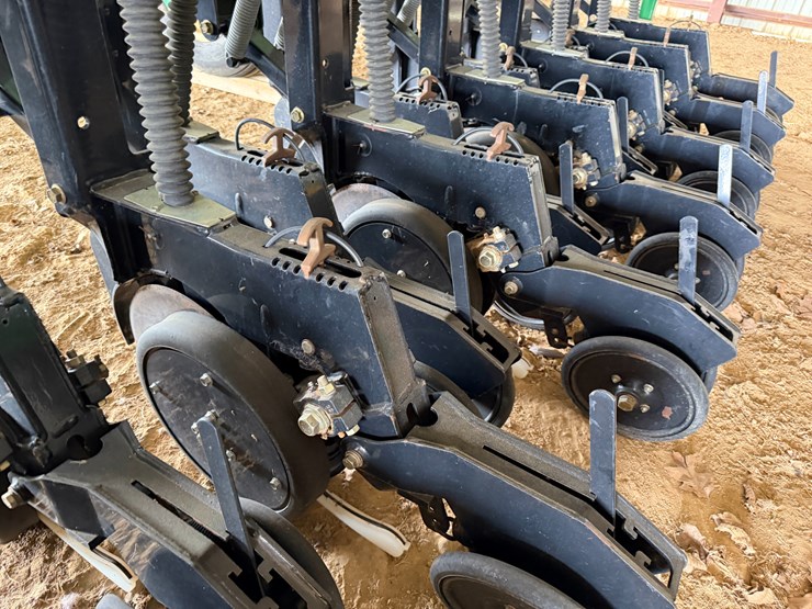 #40294-•-great-plains-2520-25'-grain-drill-image-40