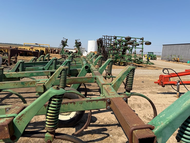 #40325-•-20'-chisel-plow-image-28