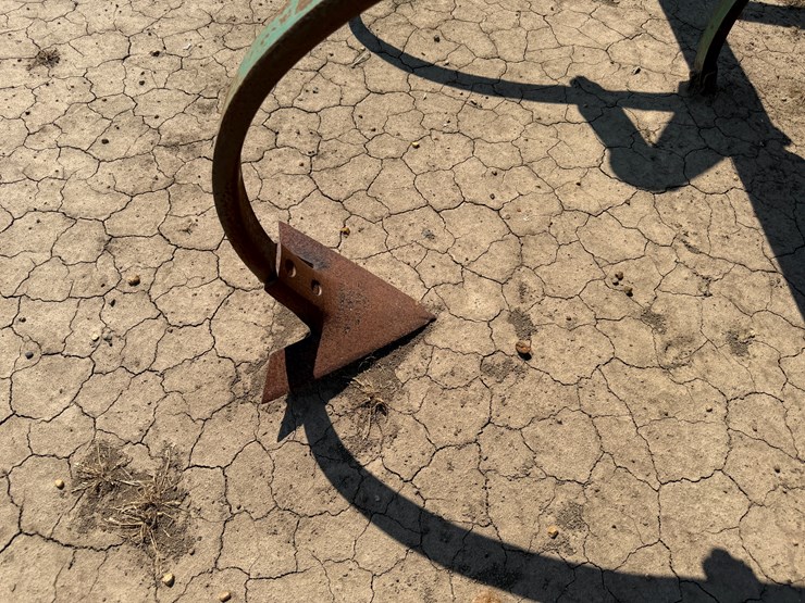 john-deere-16-image-15