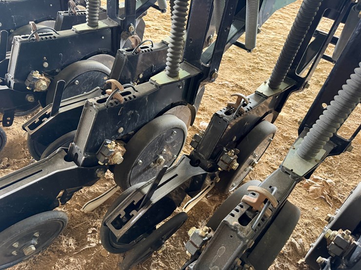 #40294-•-great-plains-2520-25'-grain-drill-image-24