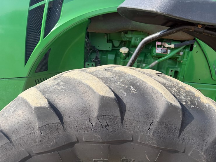 2011-john-deere-8285r-image-8