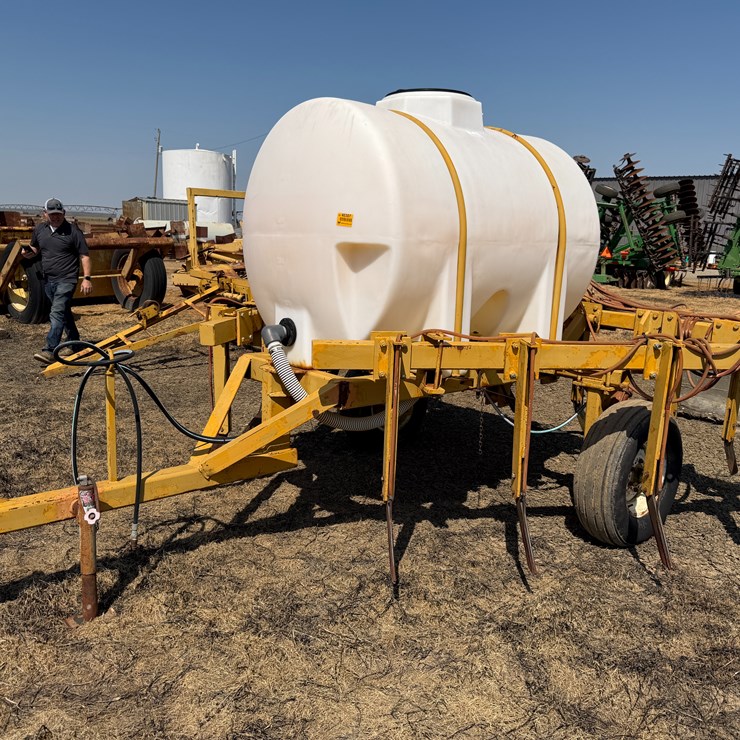 #40307 • KBH 12-row 24" 500gal Knife Applicator