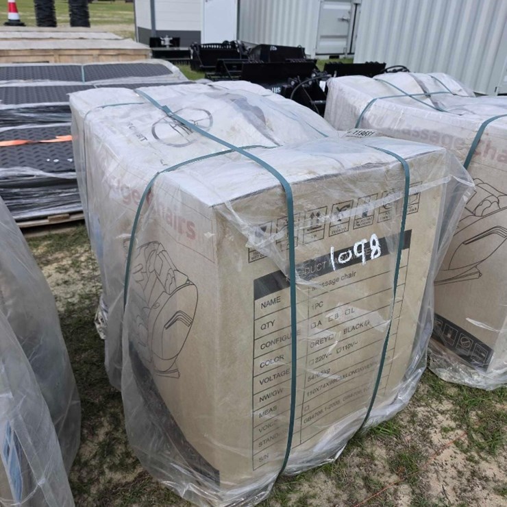 - ABSOLUTE - NEW HIGH END MASSAGE CHAIR