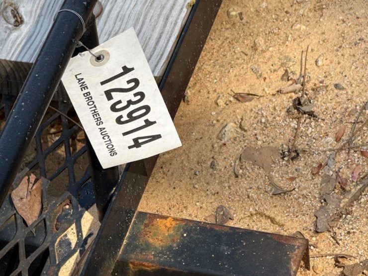 5300---3'-x-7.5'-hitch-mount-cargo-rack-image-5