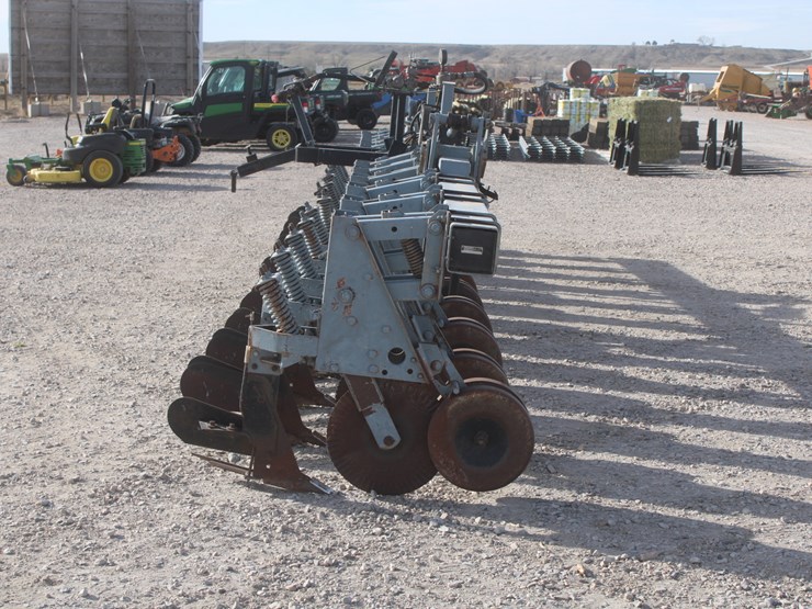 #1070-•-hinniker-12-row-corn-cultivator-image-6