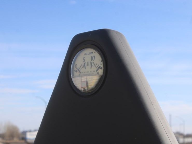 john-deere-7200-image-38