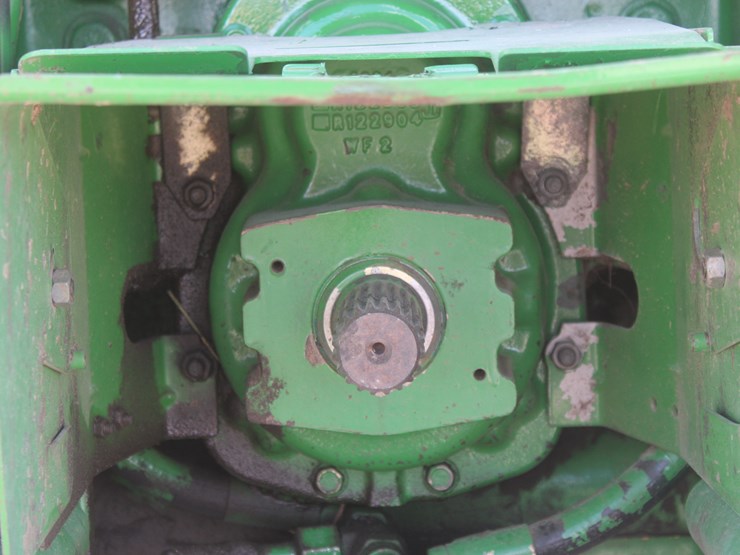 john-deere-8100-image-42