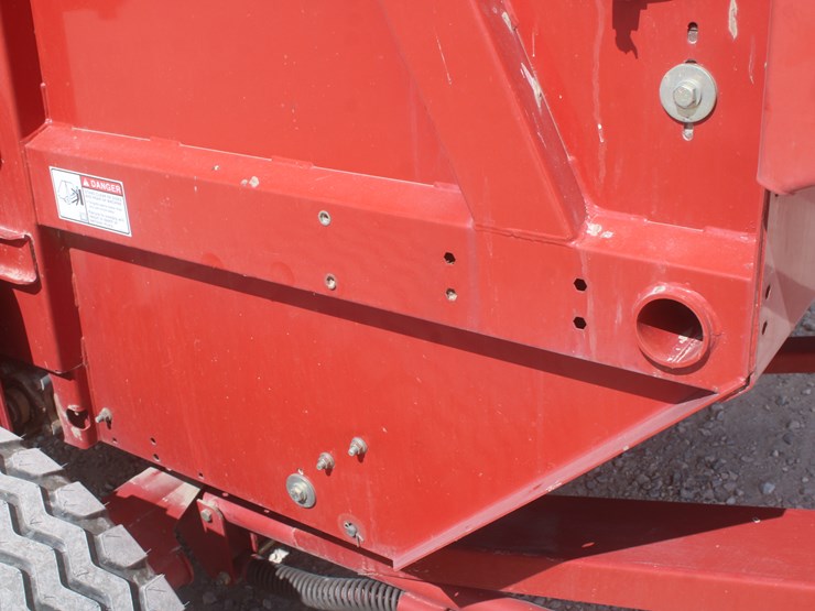 new-holland-br7090-image-37