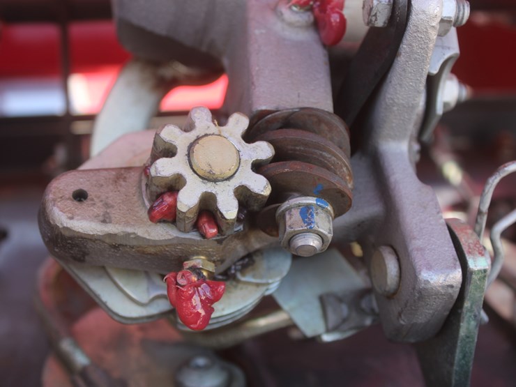 2020-massey-ferguson-1840-image-34