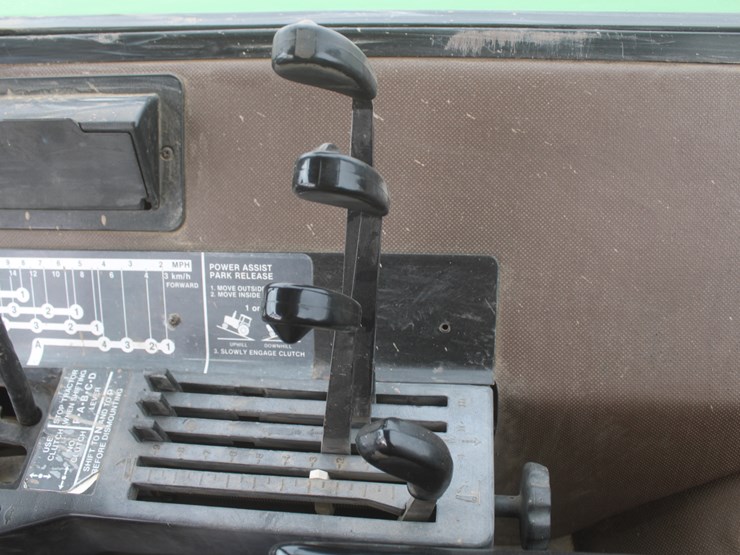 1985-john-deere-4650-image-37