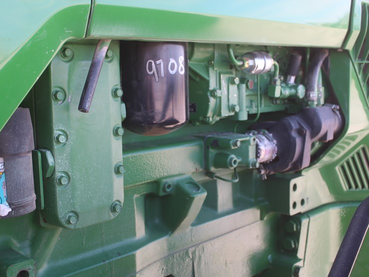 john-deere-8100-image-57