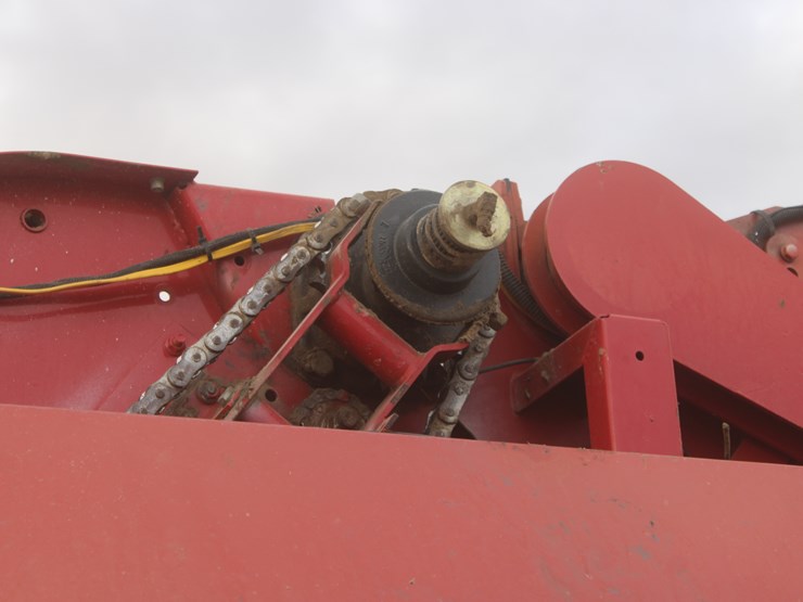 new-holland-br7090-image-24