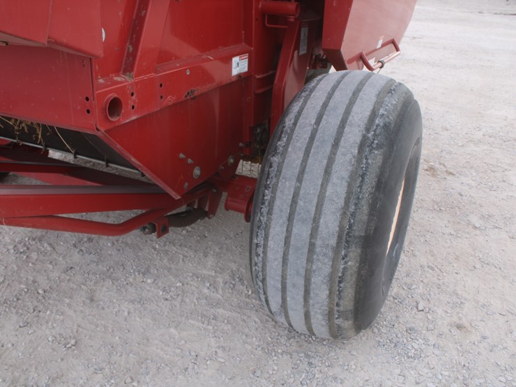 new-holland-br7090-image-45