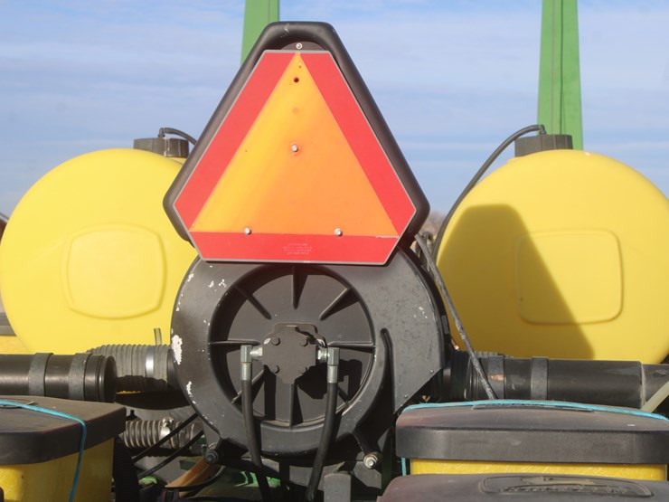 john-deere-7200-image-55