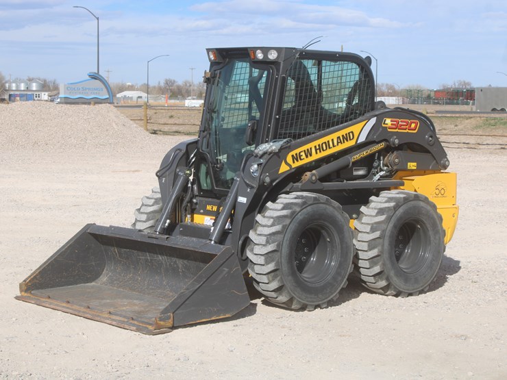 2021-new-holland-c327-image-9