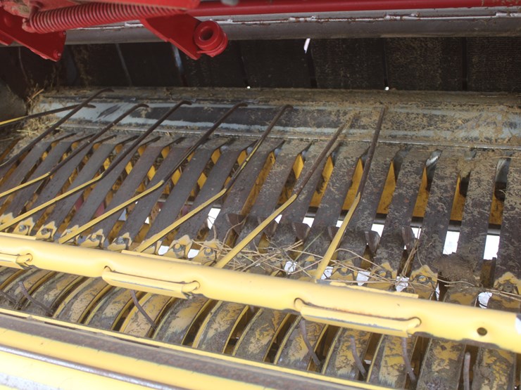 new-holland-br7090-image-19