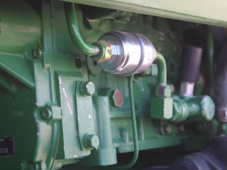 john-deere-8100-image-90