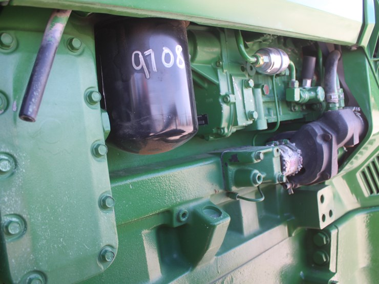 john-deere-8100-image-91