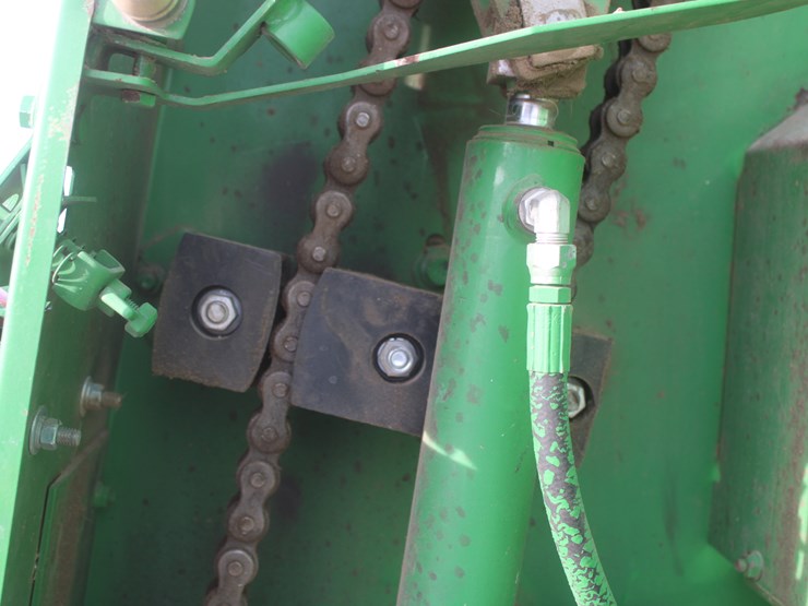 john-deere-568-image-32