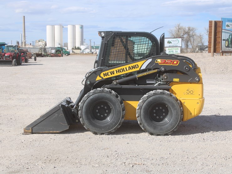 2021-new-holland-c327-image-2