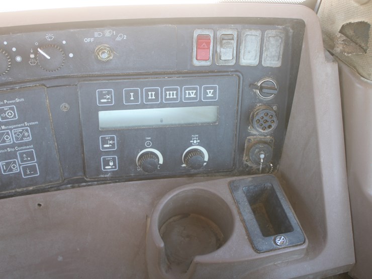 john-deere-8220-image-39
