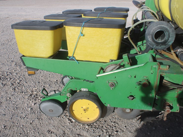 john-deere-7200-image-30