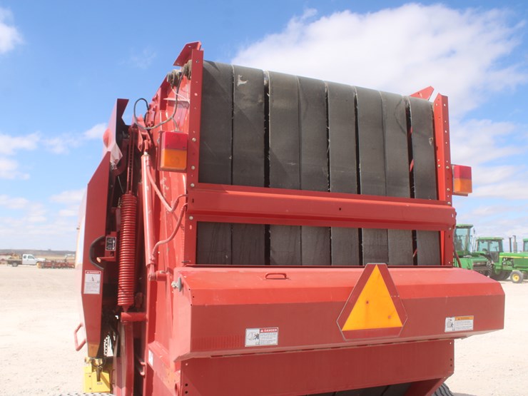 new-holland-br7090-image-41