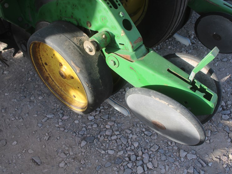 john-deere-7200-image-84